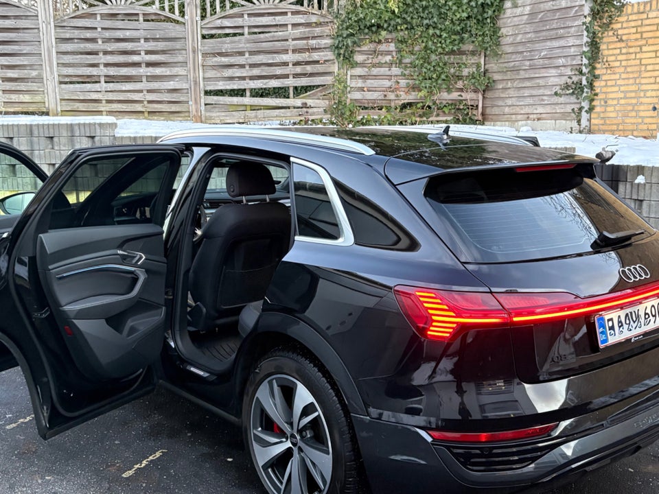 Audi Q8 e-tron 55 Advanced quattro 5d