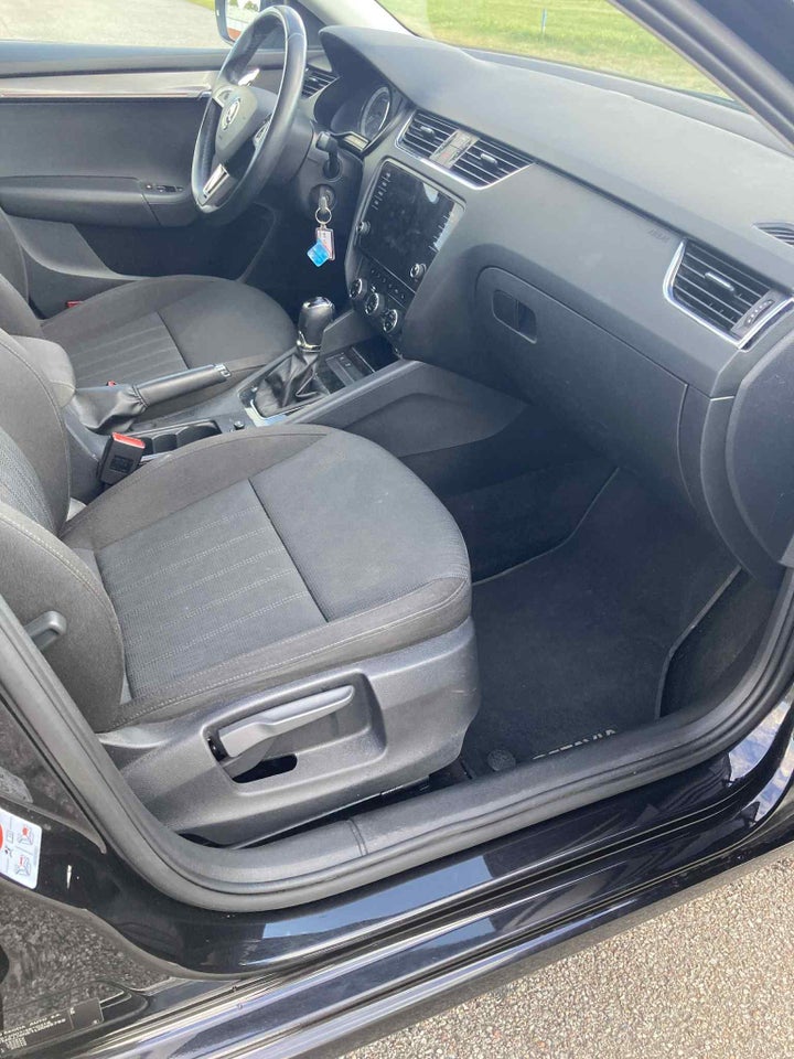 Skoda Octavia 2,0 TDi 150 Style Combi DSG 5d