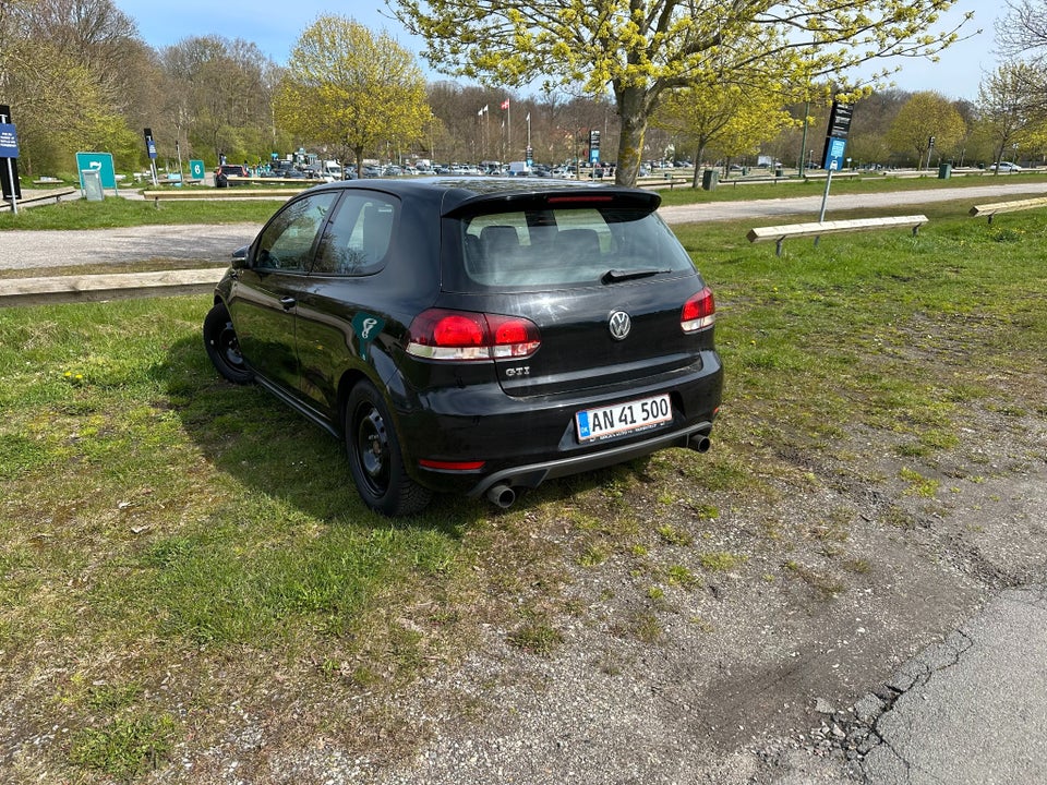 VW Golf VI 2,0 GTi DSG 3d