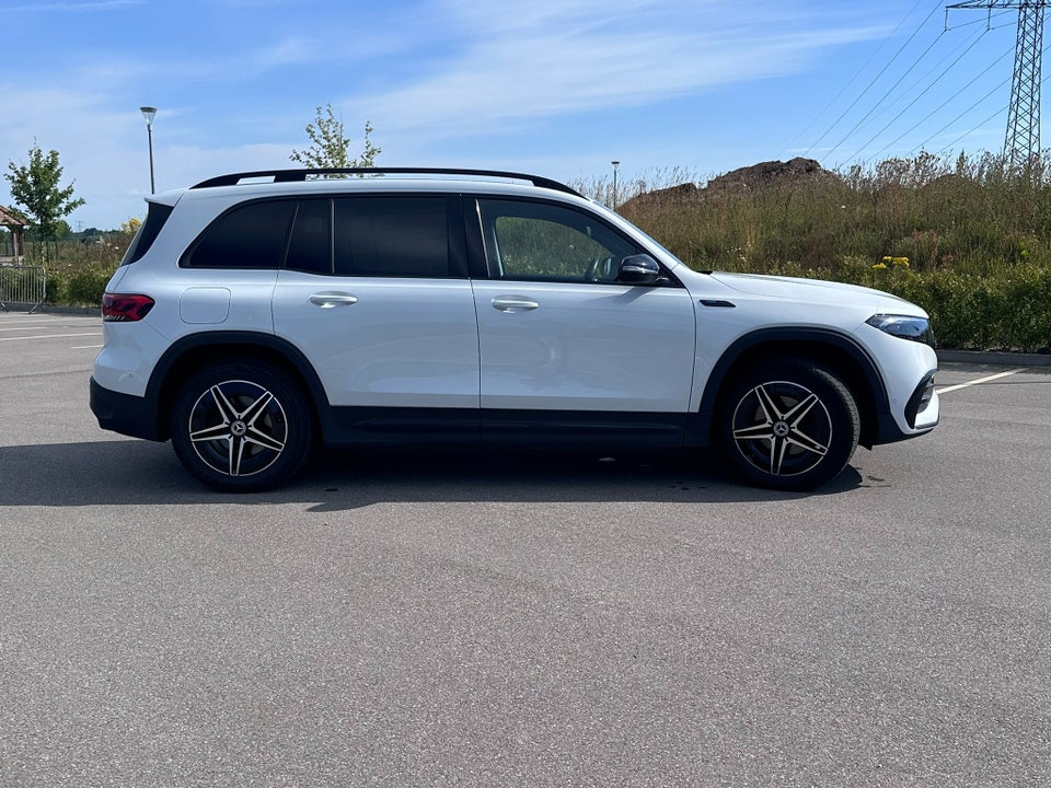Mercedes EQB250 AMG Line 5d