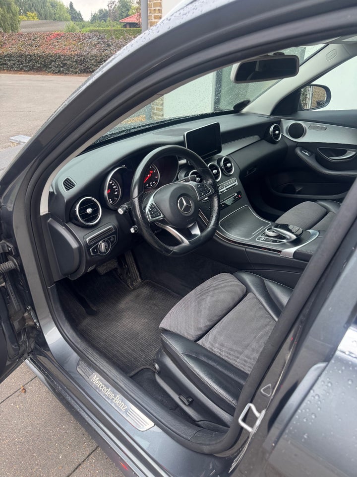 Mercedes C220 d 2,2 AMG Line stc. aut. 5d