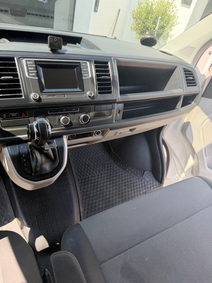 VW Transporter 2,0 TDi 140 Kassevogn DSG lang