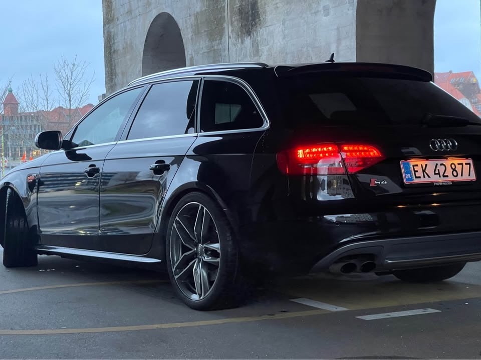 Audi S4 3,0 TFSi Avant quattro S-tr. 5d