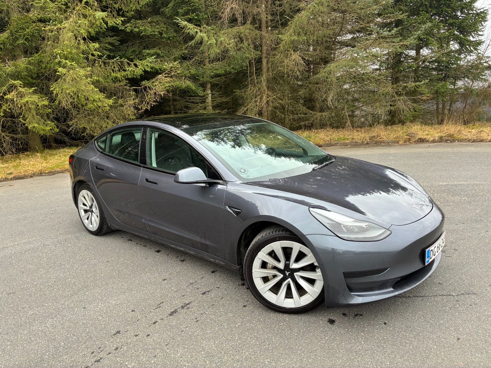 Tesla Model 3 Standard Range+ RWD 4d