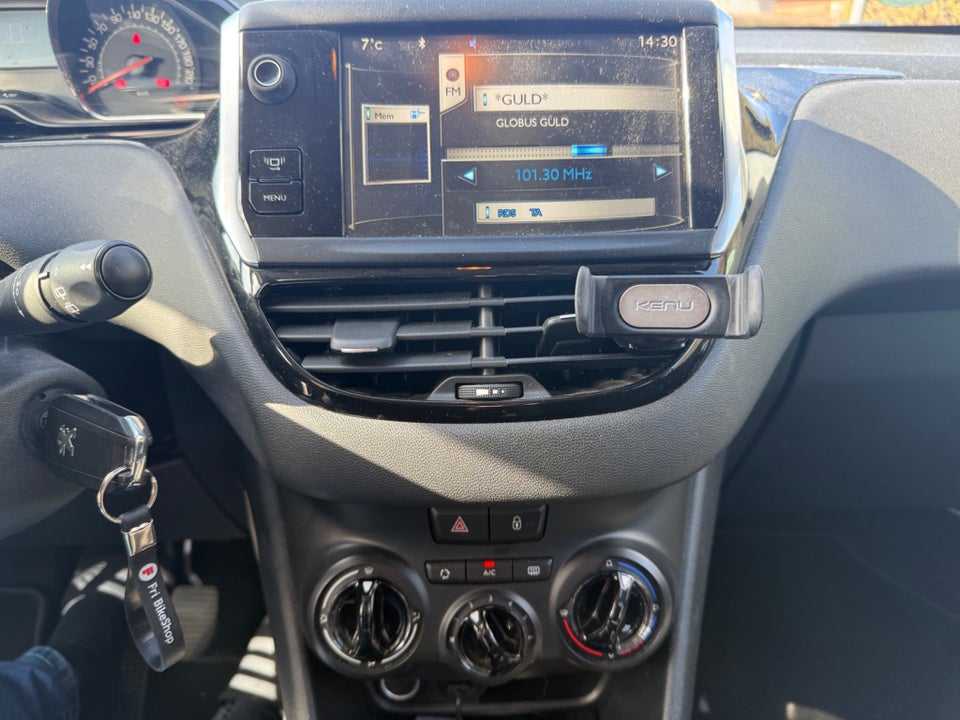 Peugeot 208 1,2 VTi 82 Active Navigator 5d