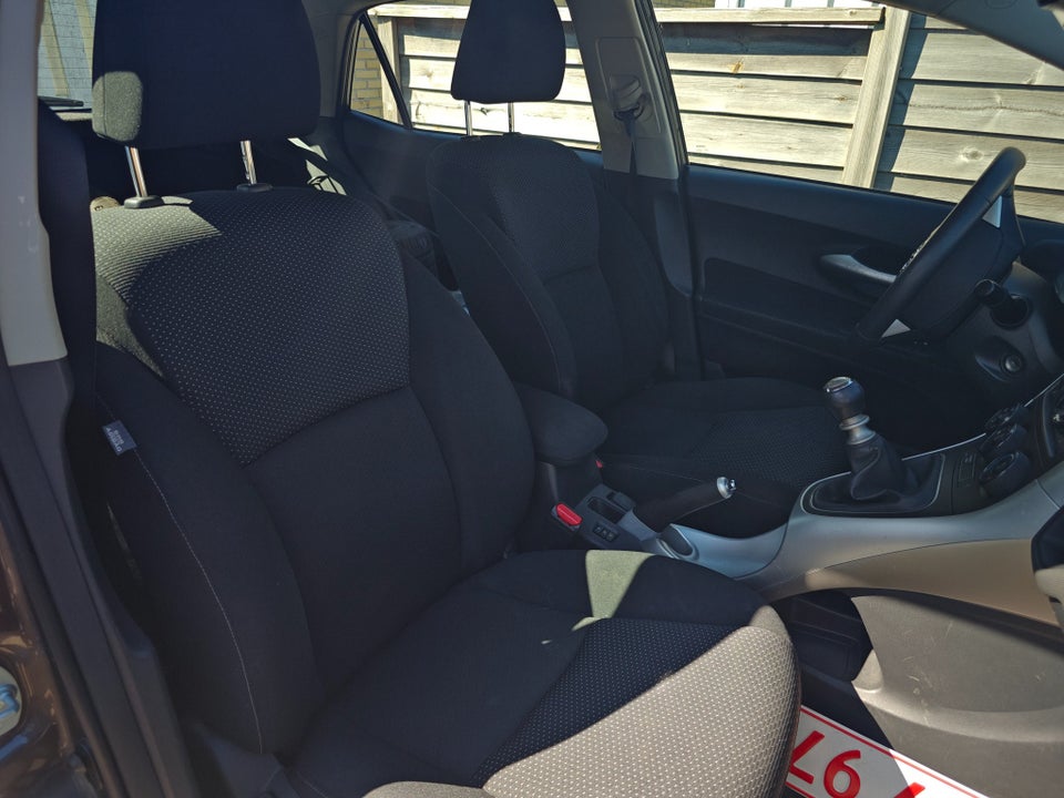 Toyota Auris 1,6 T2 5d