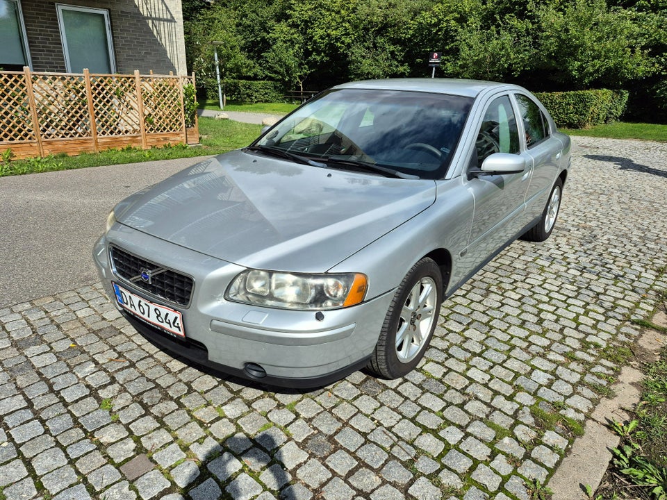 Volvo S60 2,4 170 Kinetic 4d