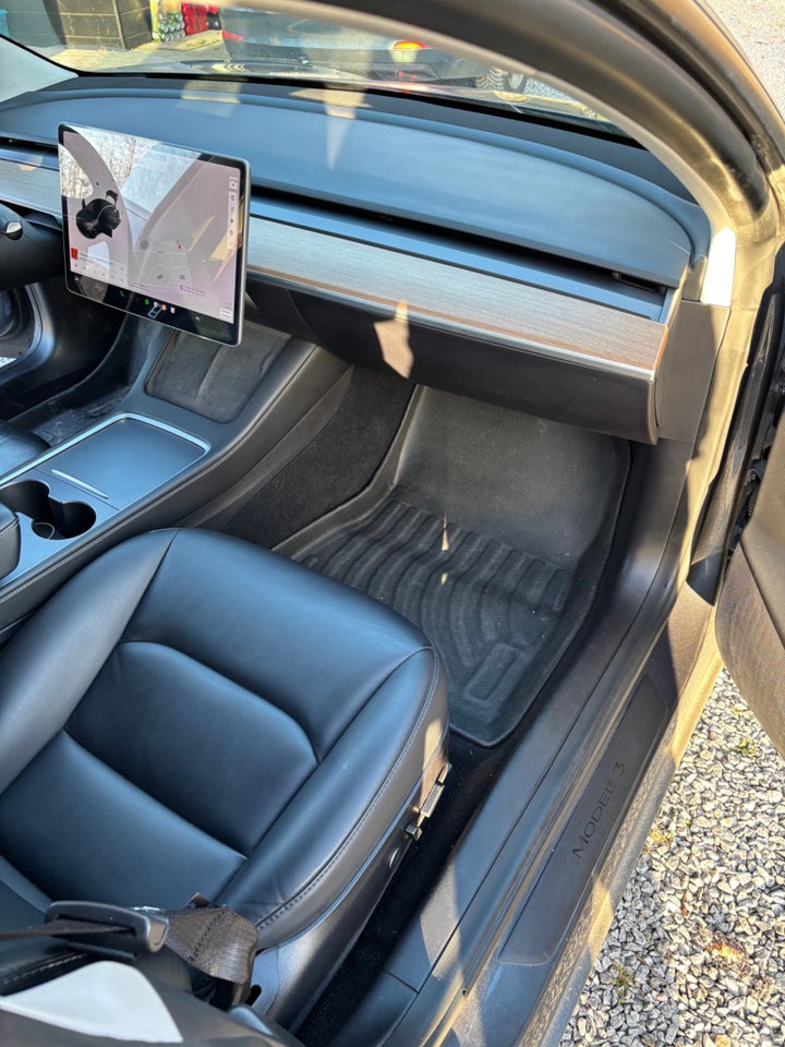 Tesla Model 3 Long Range AWD 4d