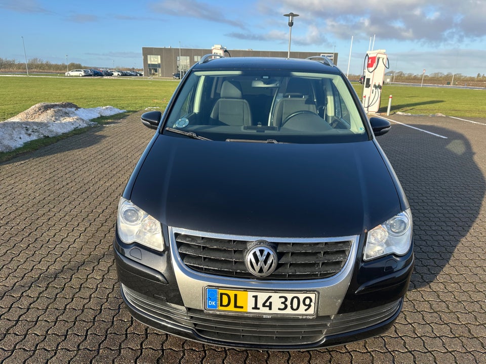 VW Touran 1,9 TDi 105 Freestyle DSG Van 5d