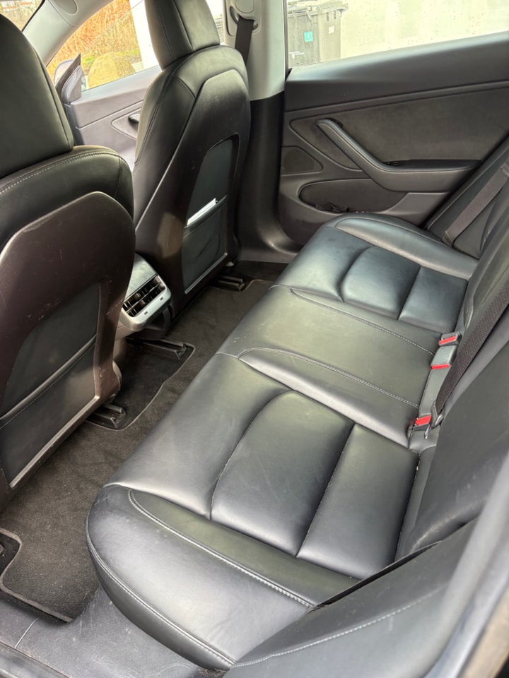 Tesla Model 3 Standard Range+ RWD 4d