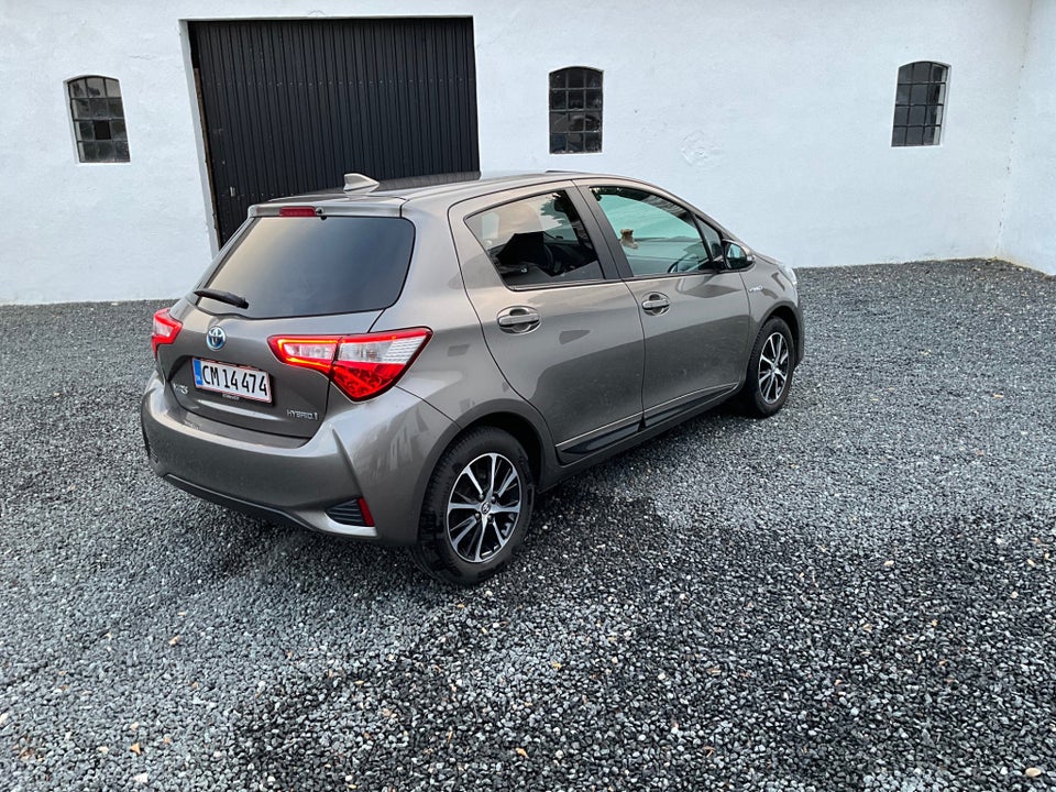 Toyota Yaris 1,5 Hybrid H3 Limited Smart e-CVT 5d