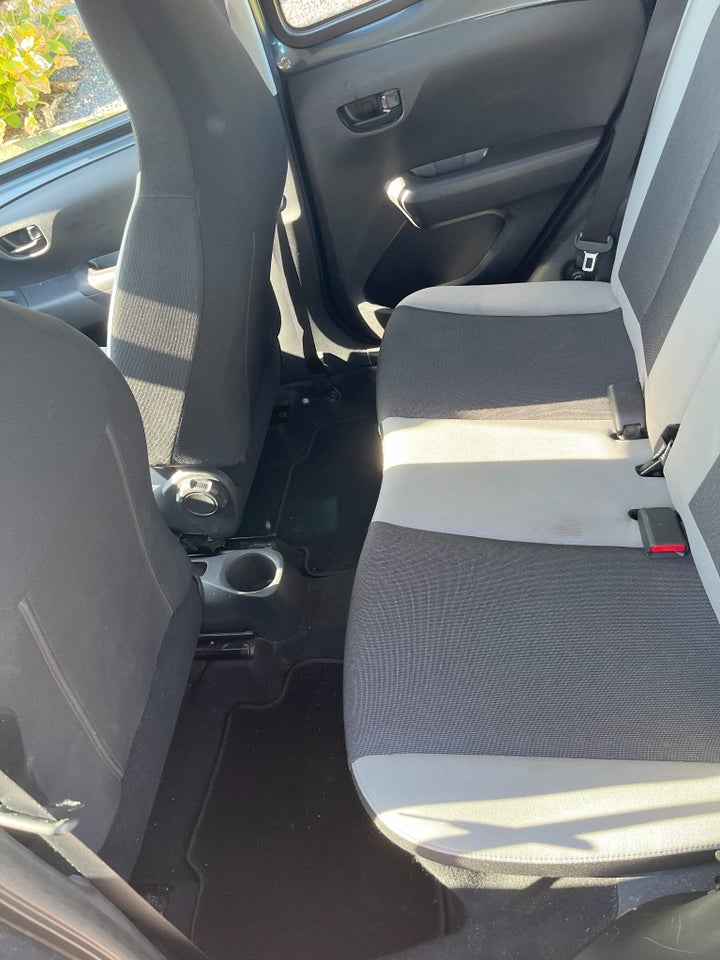 Toyota Aygo 1,0 VVT-i x-play 5d