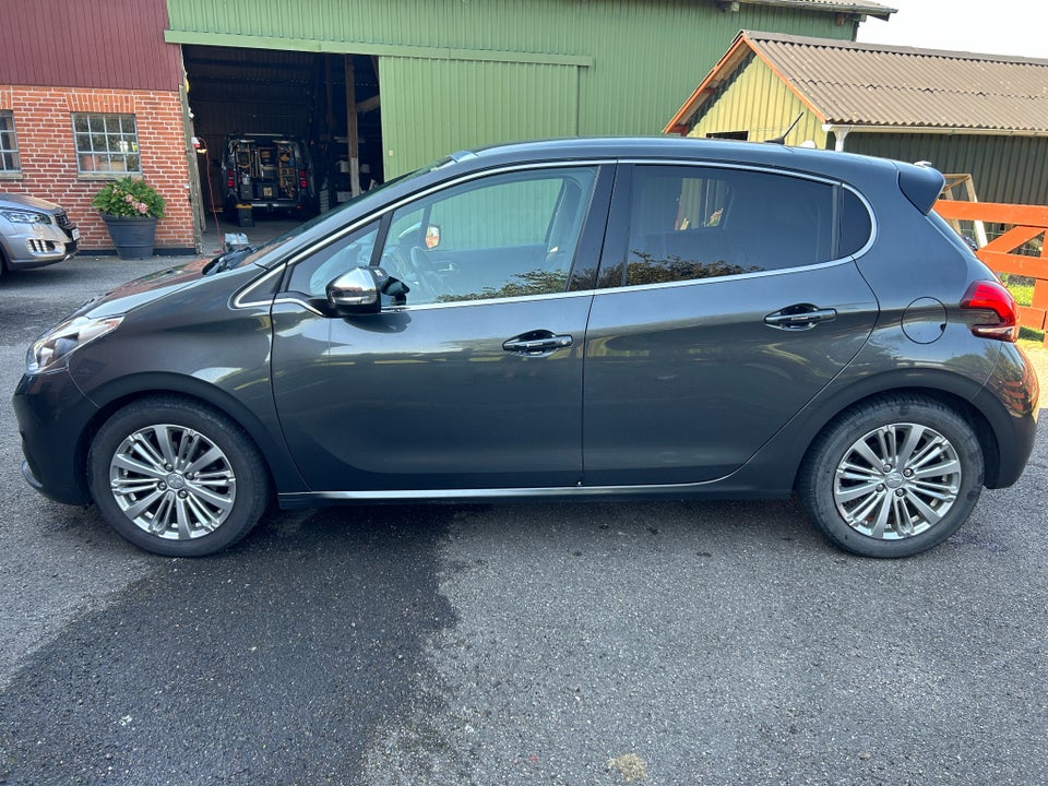 Peugeot 208 1,6 BlueHDi 100 Desire Sky 5d