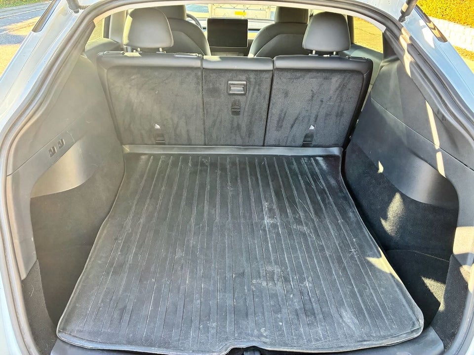 Tesla Model Y Long Range AWD 5d