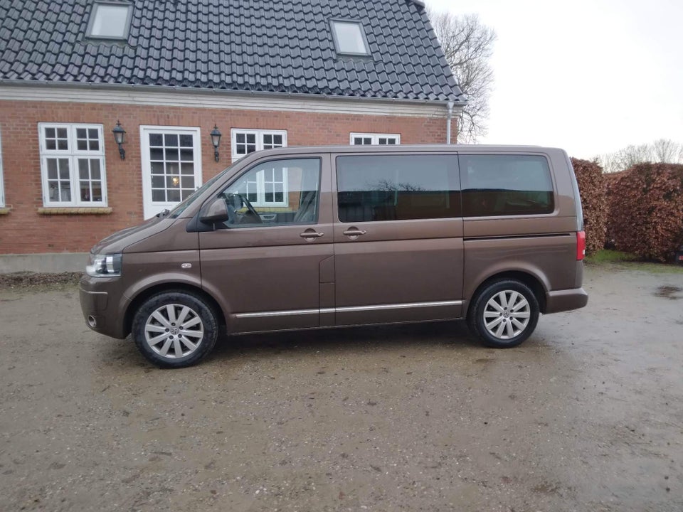 VW Multivan 2,0 TDi 180 Highline DSG kort 4d