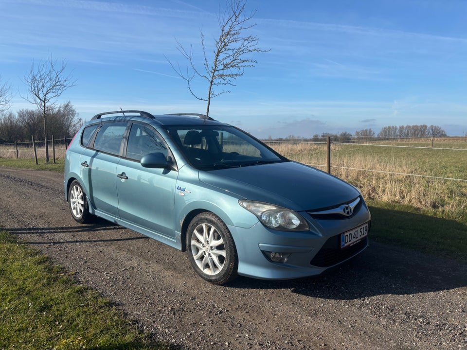 Hyundai i30 1,6 CRDi 90 Classic CW 5d