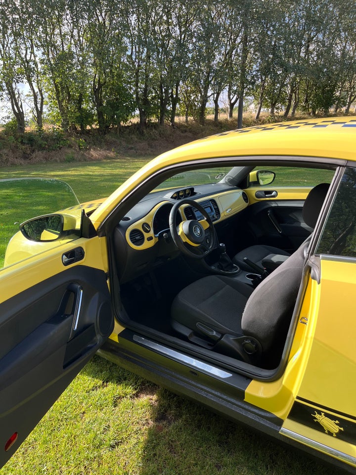 VW The Beetle 1,6 TDi 105 Design 2d