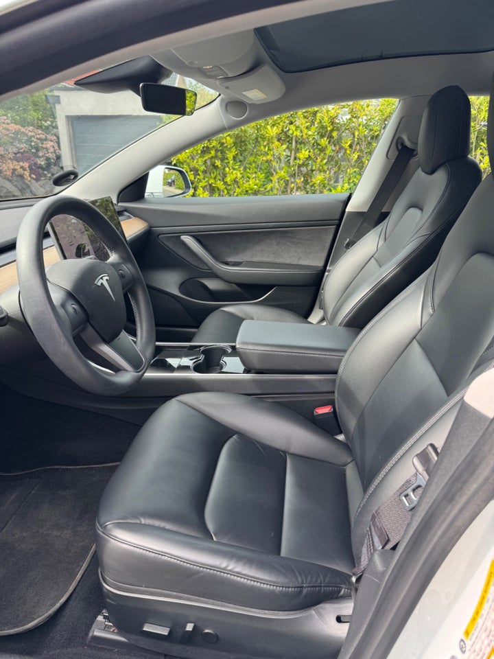 Tesla Model 3 Standard Range+ RWD 4d