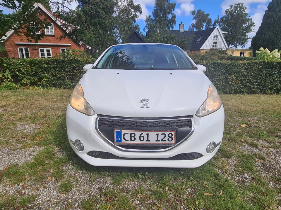 Peugeot 208 1,2 VTi Active 5d