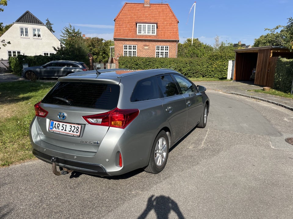 Toyota Auris 1,8 Hybrid H2+ Touring Sports CVT 5d