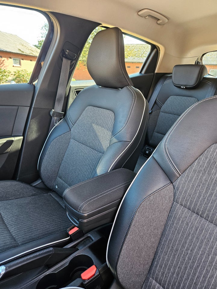 Renault Clio V 1,0 TCe 100 Intens 5d