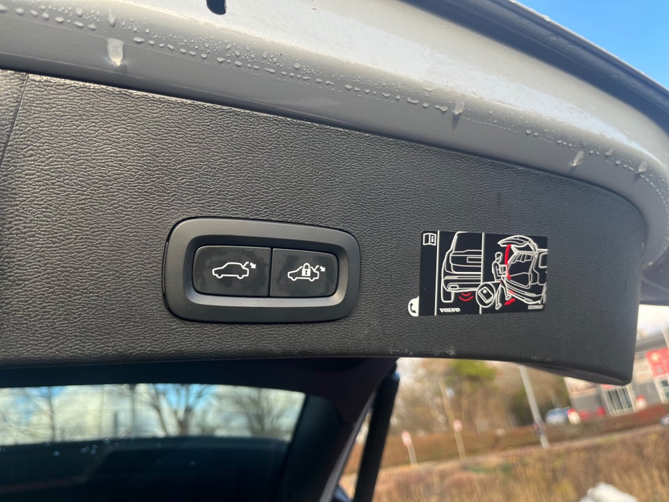 Volvo XC40 P8 ReCharge Twin Pro 5d