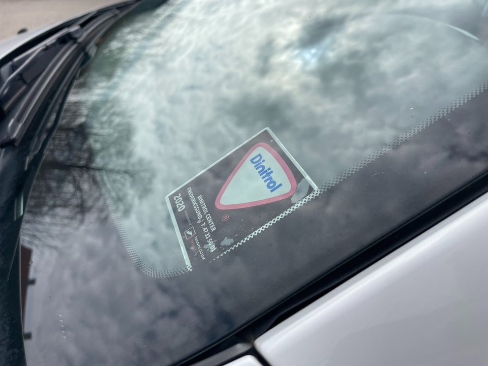 Peugeot 208 1,6 BlueHDi 100 Allure Sky 5d