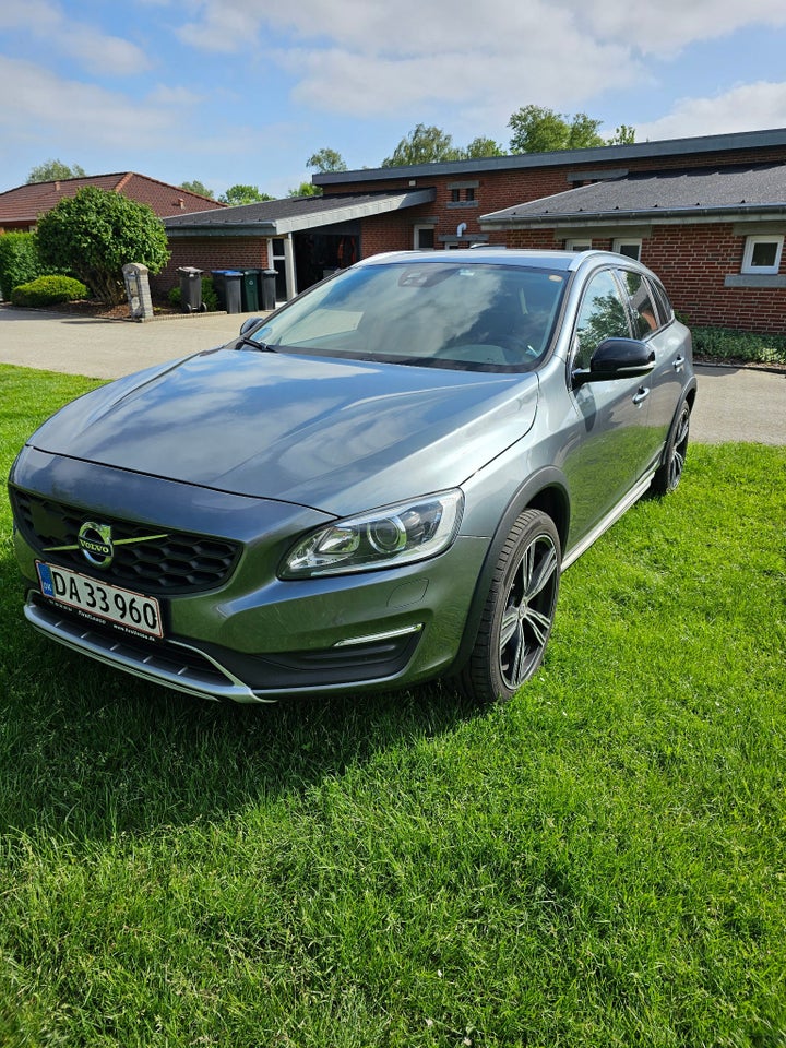 Volvo V60 CC 2,0 D4 190 Momentum aut. 5d