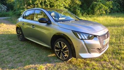 Peugeot e-208 50 GT Sky 5d