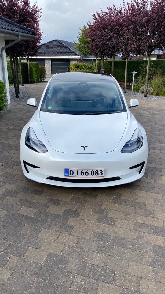 Tesla Model 3 Standard Range+ RWD 4d