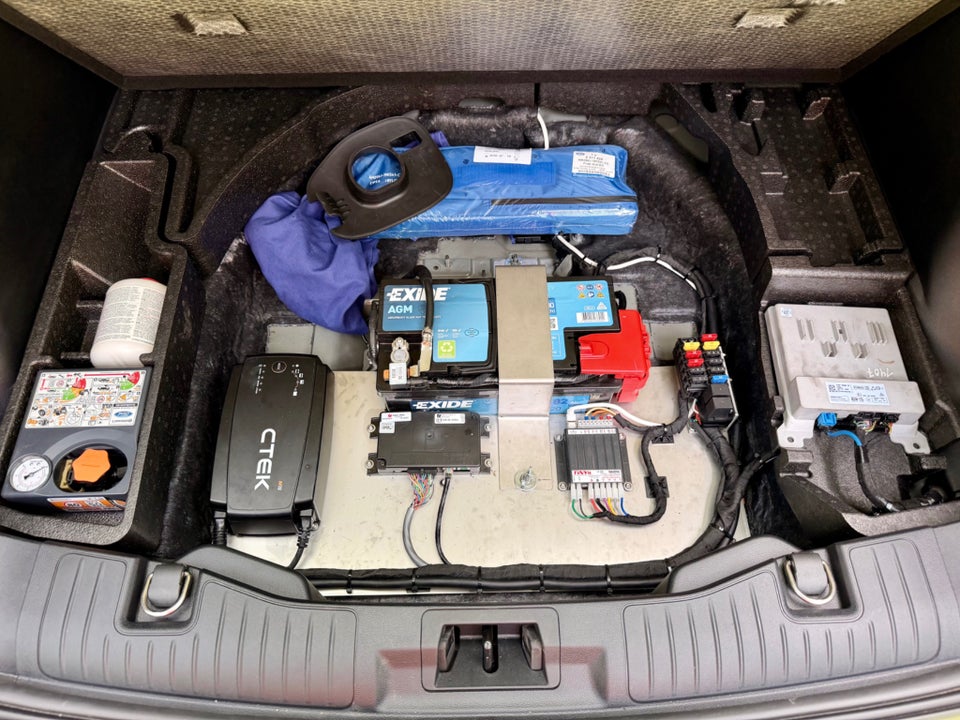 Ford Kuga 2,5 PHEV Active X CVT Van 5d