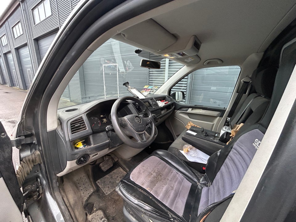 VW Transporter 2,0 TDi 140 Kassevogn DSG lang