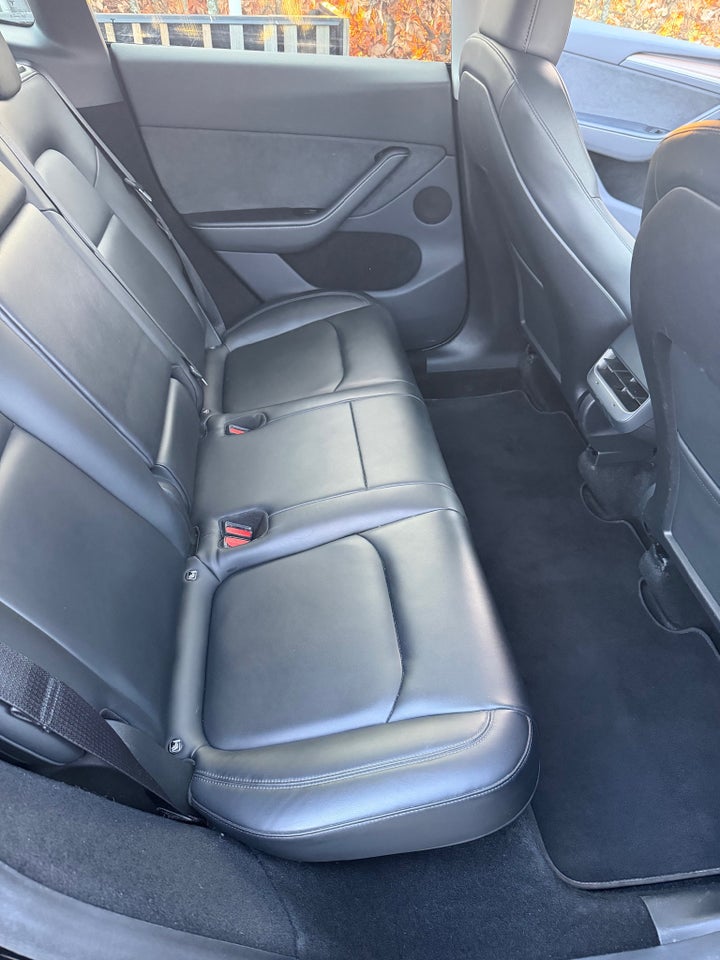 Tesla Model Y Long Range AWD 5d