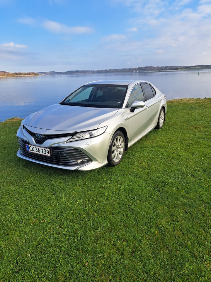 Toyota Camry 2,5 Hybrid H3 Executive CVT 4d