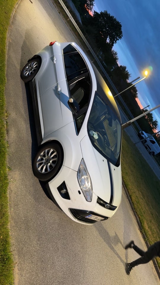 Ford C-MAX 1,6 TDCi 115 Titanium 5d