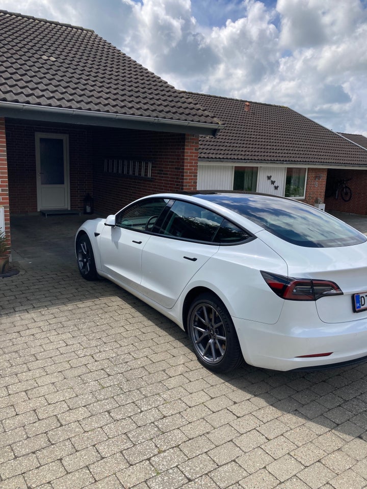 Tesla Model 3 RWD 4d