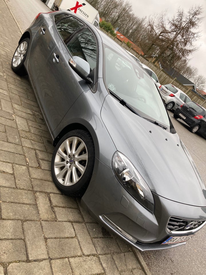 Volvo V40 1,6 D2 115 Kinetic 5d