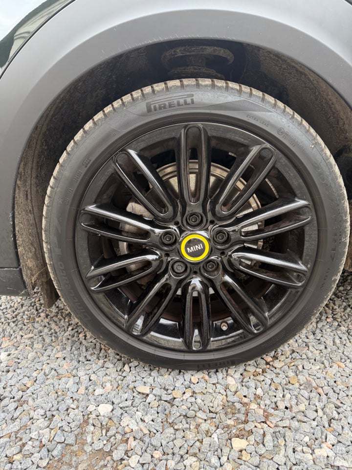 MINI Cooper SE Resolute Edition 3d