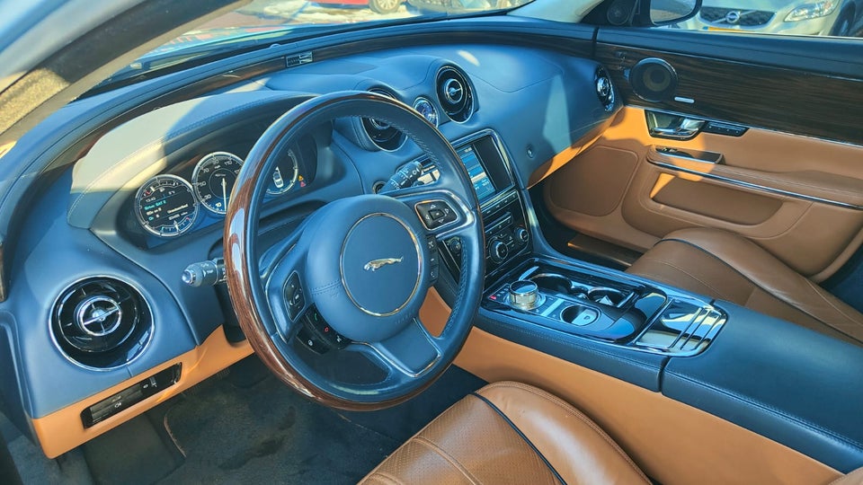 Jaguar XJ 5,0 V8 Portfolio aut. 4d
