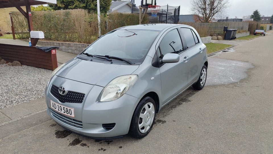 Toyota Yaris 1,0 Luna 5d