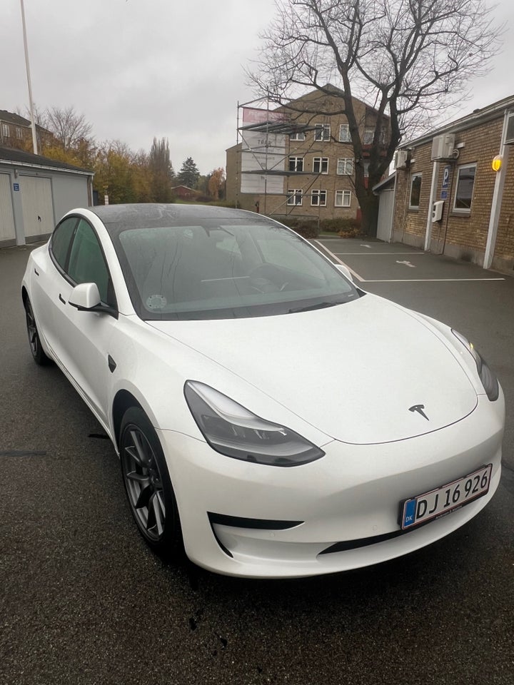 Tesla Model 3 Standard Range+ RWD 4d