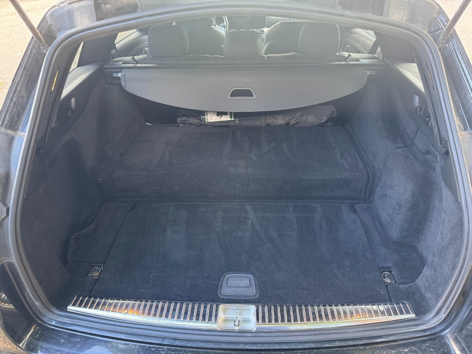 Mercedes E300 de 2,0 Advantage stc. aut. 5d