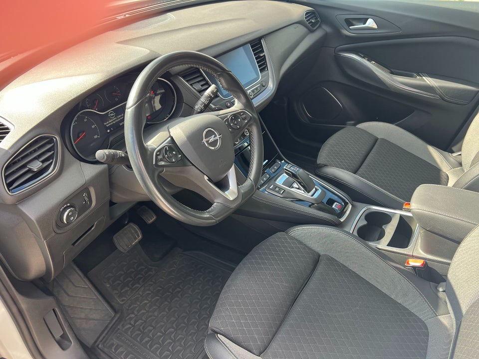 Opel Grandland X 1,6 Hybrid Ultimate aut. 5d