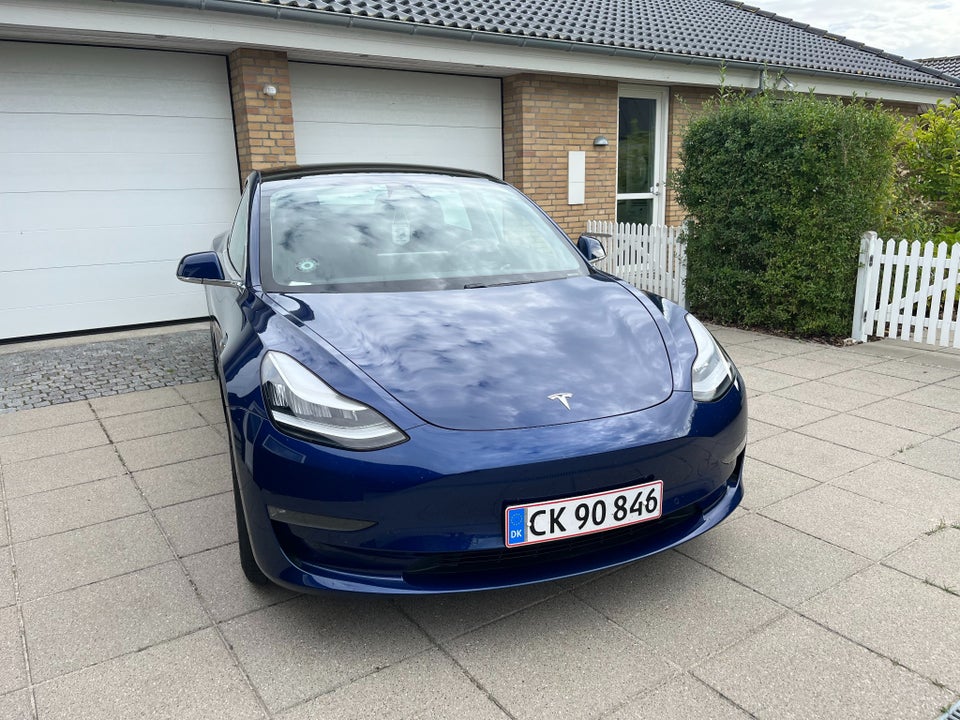 Tesla Model 3 Standard Range+ RWD 4d