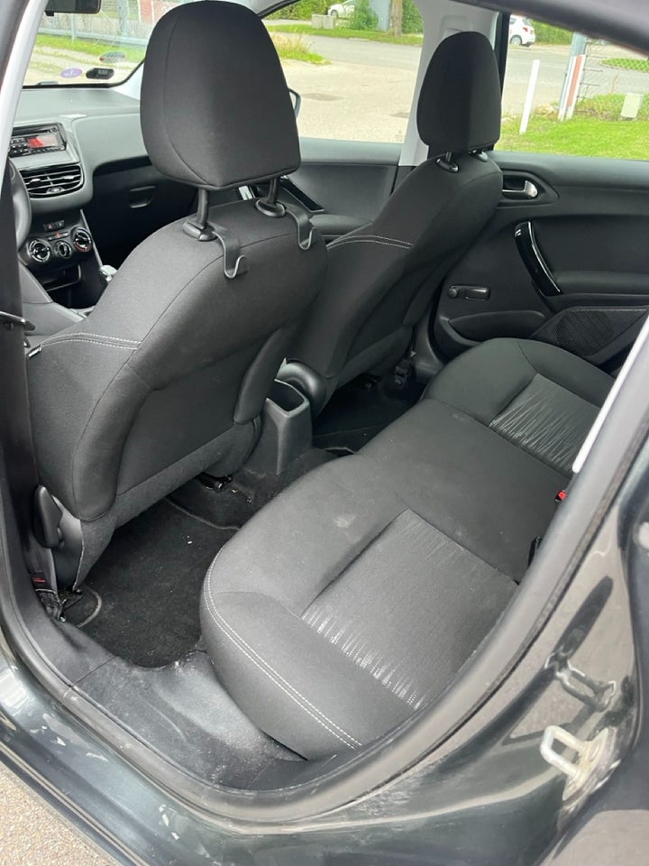 Peugeot 208 1,0 VTi Access 5d