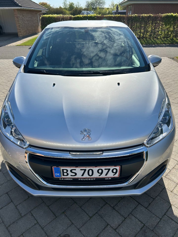 Peugeot 208 1,6 BlueHDi 100 Envy+ 5d