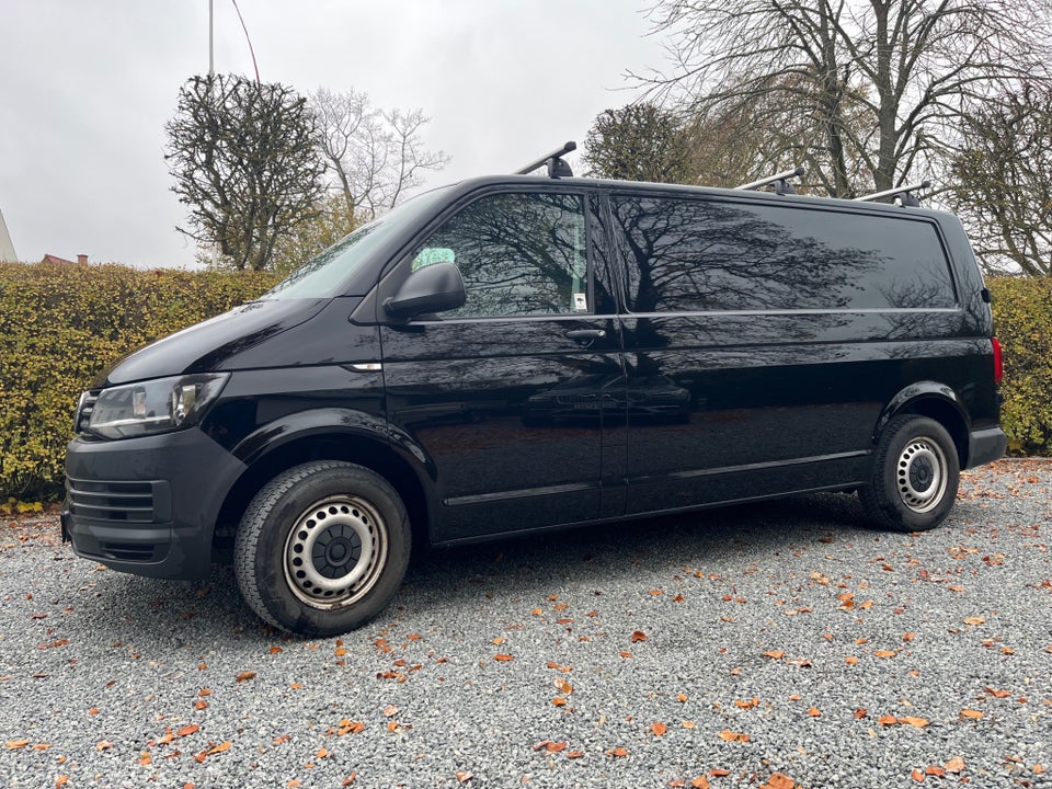 VW Transporter 2,0 TDi 140 Kassevogn lang