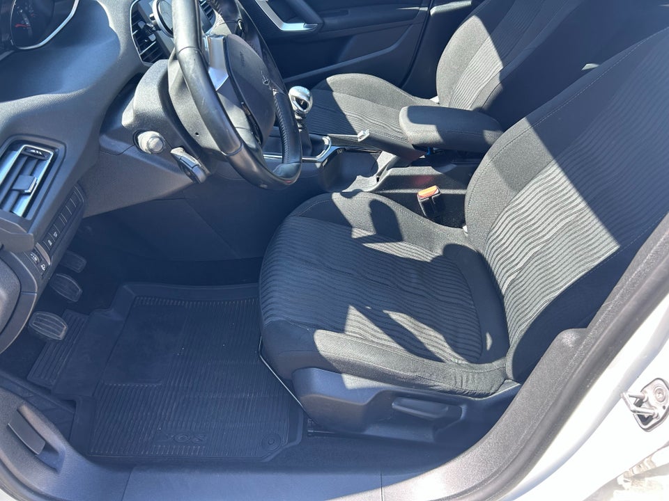 Peugeot 308 1,6 BlueHDi 120 Collection SW 5d