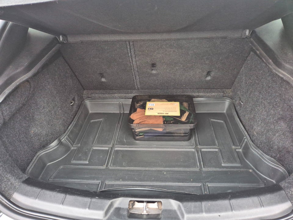 Volvo V40 1,6 D2 115 Drive-E 5d