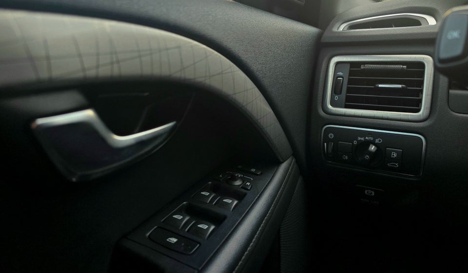 Volvo XC70 2,4 D4 163 Summum aut. AWD 5d